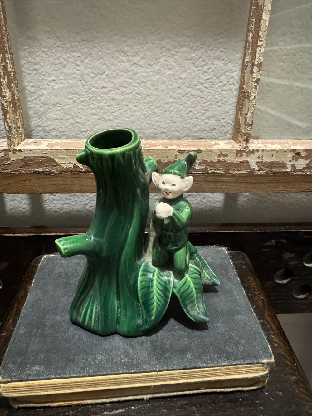Vintage Green Elf-On-Leaf Ceramic Vase - Decorative Home Art